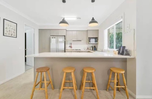 Bathurst Villa | Prime on Piper - 3 Bed Home in Heart of Town
