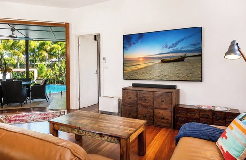 Byron Bay Villa | Private 2 bedroom pool villa, walk to the beach and centre of Byron