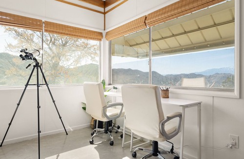 Morongo Valley House | Private and secluded desert cabin with views. Close to JTNP and Pioneertown