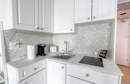 Mid Beach Apartment | Private Apartments at the Casablanca