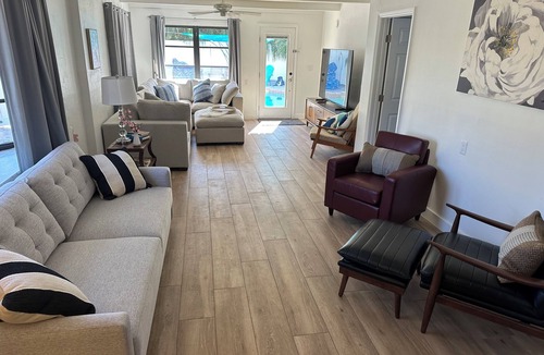 Pass-a-Grille House | Private Heated Pool Beach Home 2/2 Sleeps 6- Pets welcome and Stay Free