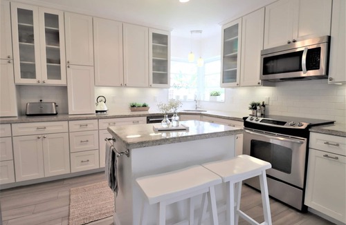 Hollywood Lakes House | Private pool house 1 mile from Beach