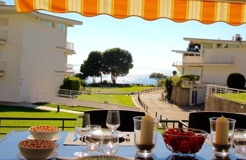 Almadraba-Canyelles Apartment | Private residence located directly Creek Almadrava, with access to the beach and the Coast