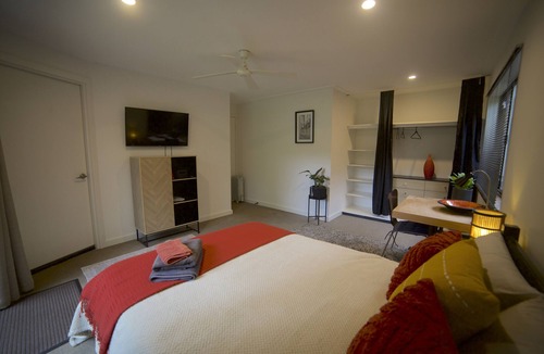 Bangalow House | Private room and ensuite