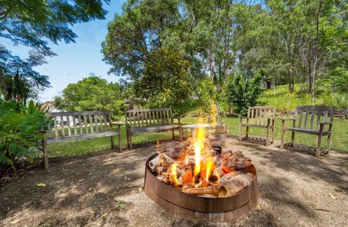 Bellbird Park House | Private Valley-Top Guesthouse – Fire Pit & Stargazing [Self-Serve Brekkie Incl]