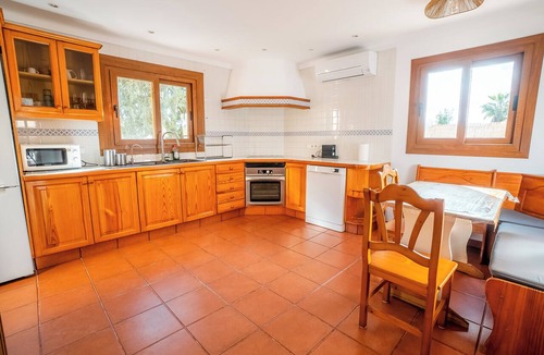 Palma de Mallorca Ski Chalet | Private Villa: Pool, BBQ, and Parking - Palma