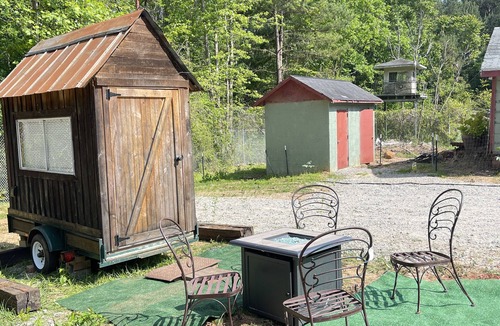 Wise Cottage | Probably Smallest Tiny Home In America