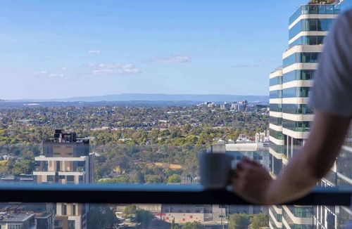 Box Hill Apartment | Puddings Home Box Hill Stylish 2BR Mountain View Gym