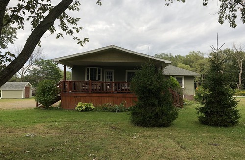 Dunkirk House | Quaint Lake Erie Vacation Cottage