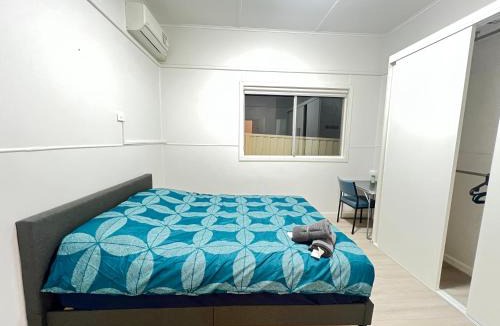 Lidcombe House | Queen Room with Air Conditioning, Train Station - LD4