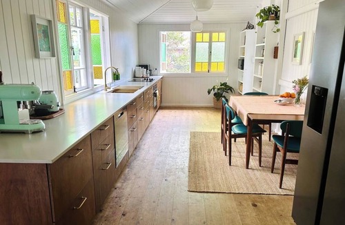 Wynnum House | Queenslander Bay Views, Pool, AC