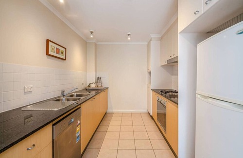 Turner Apartment | Quiet 2 Brm City-side
