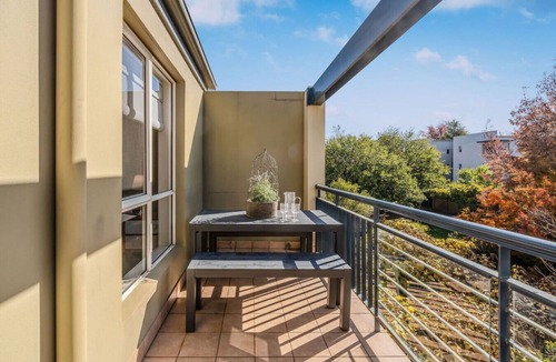 Turner Apartment | Quiet 2 Brm City-side