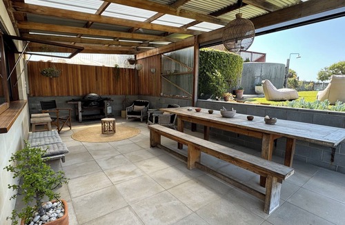 Rivoli Bay House | Quiet coastal getaway close to beach.