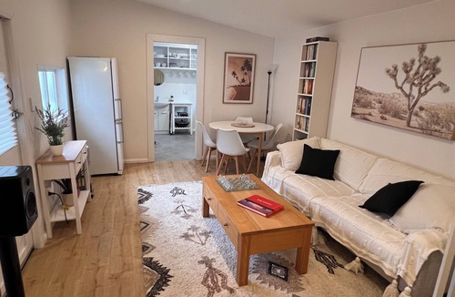 Budgewoi Apartment | Quiet, comfortable, self-contained studio in great beachside/lakeside location!