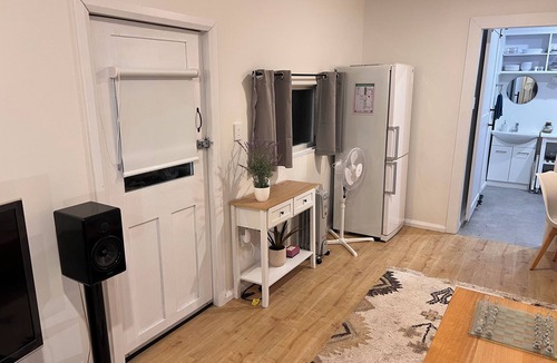 Budgewoi Apartment | Quiet, comfortable, self-contained studio in great beachside/lakeside location!