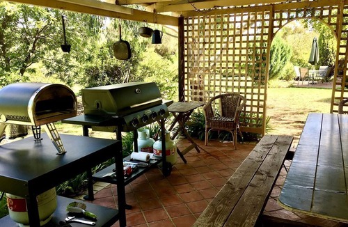 Wooragee Cottage | Quiet Comforts: Ideal Cottage for a Peaceful Country Getaway in Beechworth, Victoria