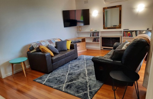 Indented Head House | Quiet family location . 100 metres to the beach. Winter holiday rates applied .