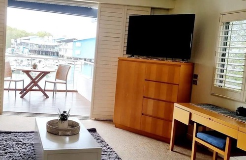 Gold Coast Apartment | Quiet Island Retreat