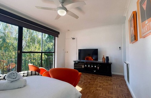 Lyons Apartment | Quiet Studio apartment in the heart of Woden Valley
