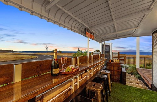 Burnett Heads House | Quirky Black Shack