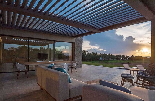 Petrochori Villa | R 1466 Roca with BBQ (gas), Wine cooler & Outdoor shower.