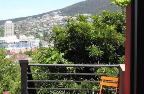 Battery Point Apartment | Red Door Apartment + 2 beds + Water views + Free reliable WIFI