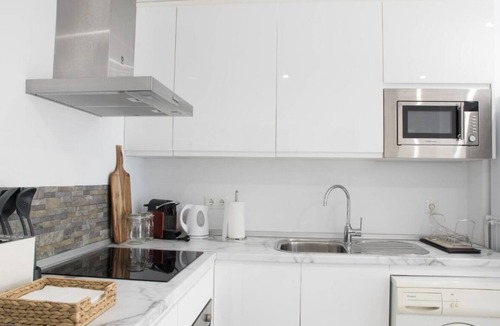 La Trinidad Apartment | Relájate junto a la piscina, espacio moderno