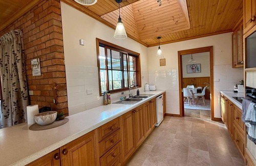 Kialla House | Relaxing Family Farmstay Shepparton 7mins to CBD