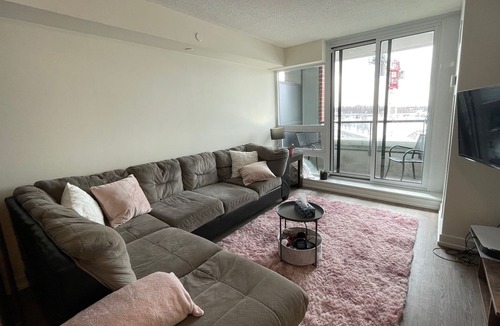 Ajax Apartment | Relaxing night out in the heart of Ajax