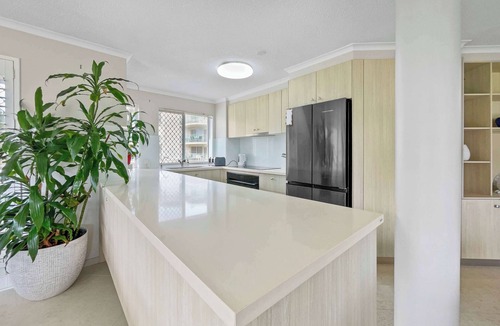 Buddina Apartment | Relaxing Ocean View Apartment in Buddina