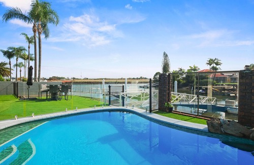 Newport House | Relfections at Newport 5Bedroom Pool and Canal Living