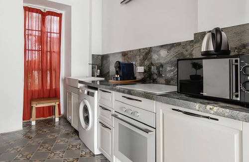 Jerez de la Frontera Old Town Apartment | *renovated apartment with patio