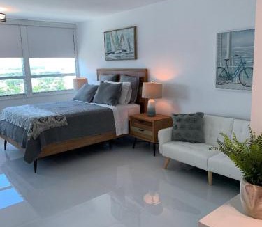 Mid Beach House | Renovated Romantic Suite with beach access and free parking