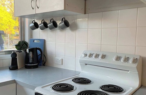 Wanniassa House | Renovated & Spacious, Homely - 5km to CBR hospital