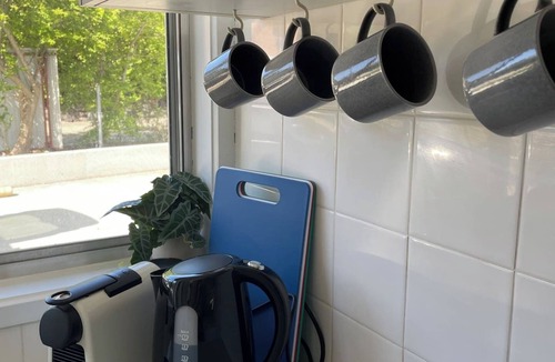 Wanniassa House | Renovated & Spacious, Homely - 5km to CBR hospital