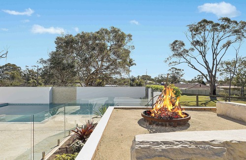 Kariong House | Resort Estate | Pool, 4BR, 3 Acres, Fire Pit