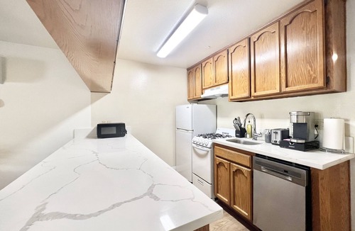Fountain Valley Condo | Resort like Condo near Disneyland, the Beaches, Los Angeles & more