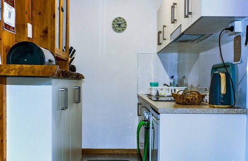Mooloolah Valley House | Resort Style Accommodation