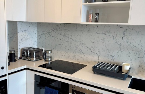 Canberra City Centre Apartment | Right in the heart of the City! . Modern new fully equipped apartment!