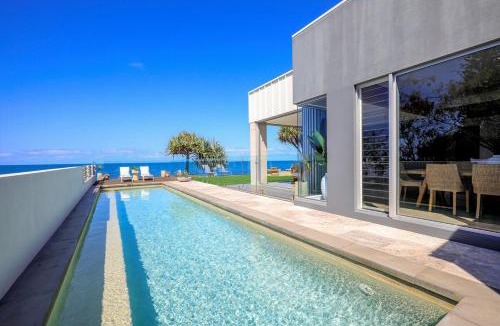 Bargara House | Riva - Oceanfront, Heated pool, 3 bathrooms, Sleeps 8