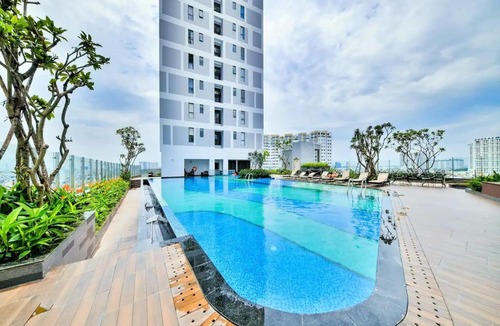 Bach Dang Riverside Apartment | River Gate Luxury Apartment to Ben Thanh in District 1