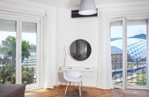 Belso-Ferencvaros Apartment | Riverside Panorama Apartment