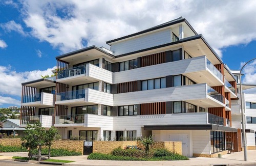 Terrigal Apartment | ROCKPOOL #101 | Walk to beach, WIFI | Accom Holidays