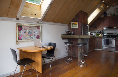 Mendocino Apartment | ROMANTIC, ARTISTS PRIVATE 'FOREST SUITE', 5 acres Redwoods, Trails, Mendo 2 mi.