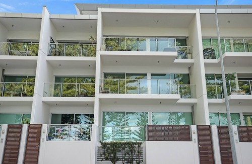 Victor Harbor Apartment | Romantic Getaway for two in the hub of Victor Harbor