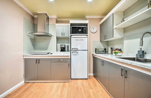 North Central House | Romantic Pasadena Home w/Covered Porch!
