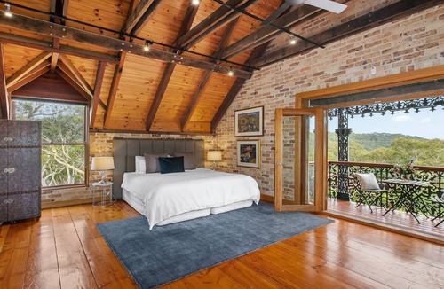 Berrilee House | Romantic, Secluded Retreat With Amazing Views