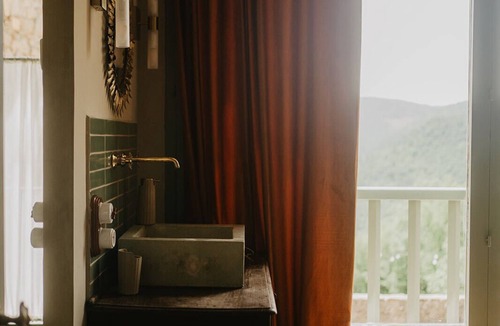 Ripoll Cottage | Romantic Suite with magnificent views and fireplace
