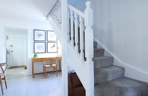 Springwood House | Rosewood Gardens 2bed1bath Springwood HOME